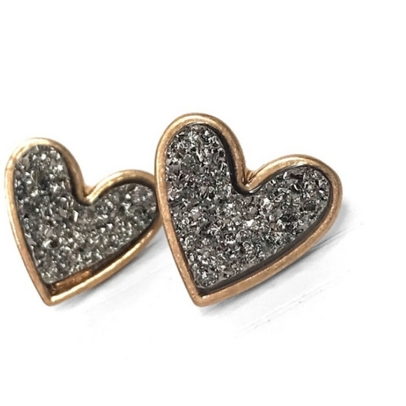 Valentine's Day gunmetal druzy heart stone stud earring - Picture 3 of 7